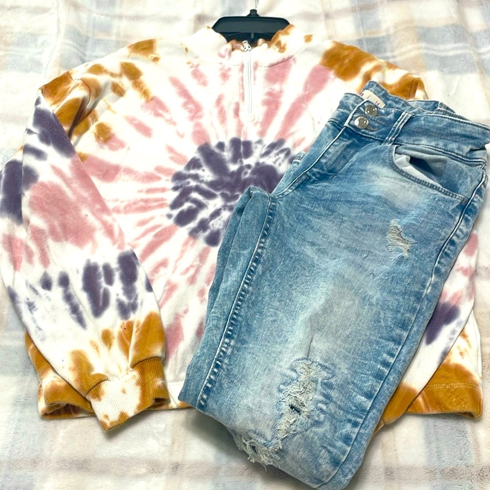 SO jeans size 14
sweater size 14/16